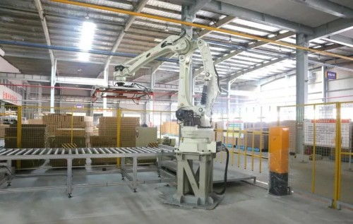 用心溫暖億萬家庭 四季沐歌與采筑攜手走進超級工廠，見證溫暖的誕生與電子商務(wù)技術(shù)研發(fā)